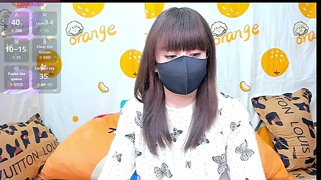 alonelove   online show from 10-20-25, 02:35