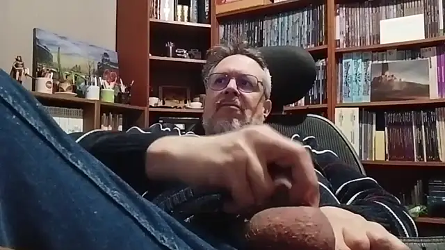 Mandra is a whore online show from 11-26-25, 09:59