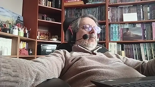 Mandra is a whore online show from 10-31-25, 10:56