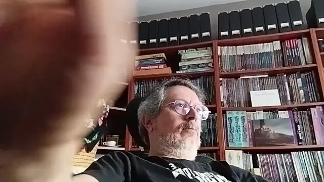 Mandra is a whore online show from 10-26-25, 11:21