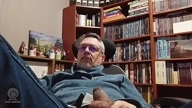 Mandra is a whore online show from 11-20-25, 07:03