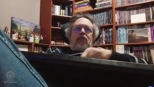 Mandra is a whore online show from 11-10-25, 11:21