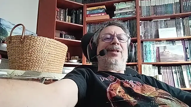 Mandra is a whore online show from 10-24-25, 08:35