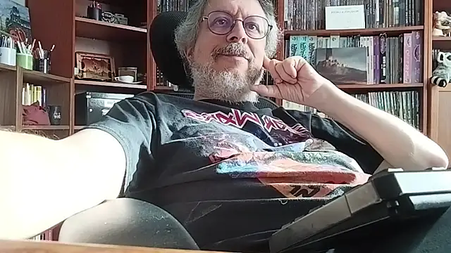 Mandra is a whore online show from 11-10-25, 11:15