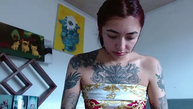 Snapshot of ZoeBakers_ chatting on 11-16-25, 04:23 ZoeBakers online show from 11-16-25, 04:23