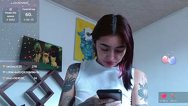 Snapshot of ZoeBakers_ chatting on 01-05-26, 05:27 ZoeBakers online show from 01-05-26, 05:27