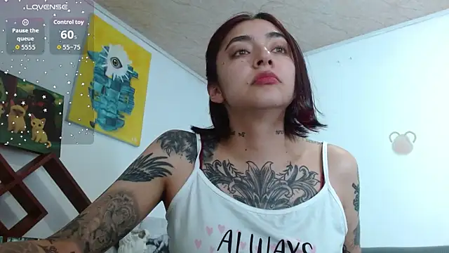 Snapshot of ZoeBakers_ chatting on 10-29-25, 12:20 ZoeBakers online show from 10-29-25, 12:20