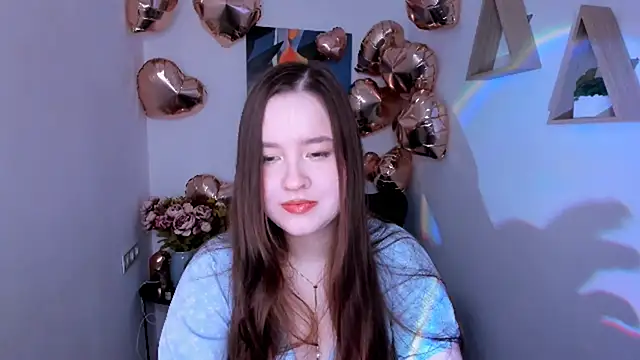 Snapshot of WishToBloom chatting on 02-13-26, 05:07 WishToBloom online show from 02-13-26, 05:07