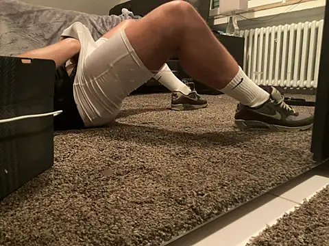 Snapshot of LeviXtreme chatting on 01-11-25, 12:33 LeviXtreme online show from 01-11-25, 12:33