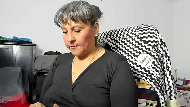 Snapshot of merlyna_goldens chatting on 07-11-26, 04:57 merlyna goldens online show from 07-11-26, 04:57