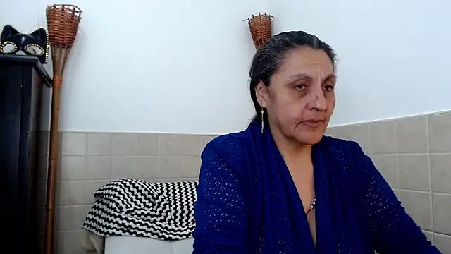 Snapshot of merlyna_goldens chatting on 03-19-25, 03:09 merlyna goldens online show from 03-19-25, 03:09
