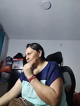 Snapshot of merlyna_goldens chatting on 05-14-26, 06:43 merlyna goldens online show from 05-14-26, 06:43