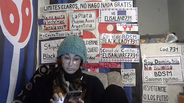 Snapshot of black_lady731 chatting on 06-11-26, 02:47 black lady731 online show from 06-11-26, 02:47