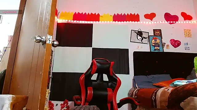 Saray extrovert  online show from 04-11-26, 07:45