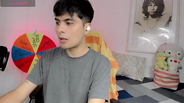 lucas cute online show from 01-03-25, 12:33