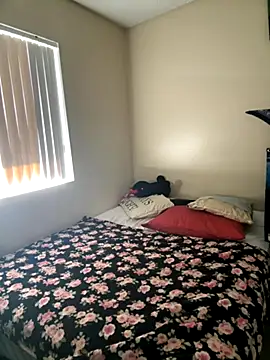 PeterGrandee online show from 09-17-25, 04:42