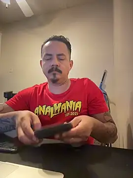 Snapshot of PeterGrandee chatting on 06-11-26, 05:32 PeterGrandee online show from 06-11-26, 05:32