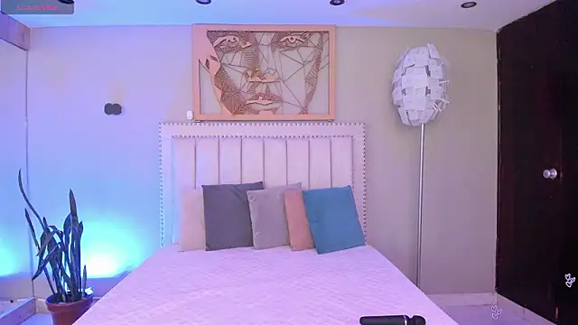 Paula Desousa online show from 02-11-26, 03:45