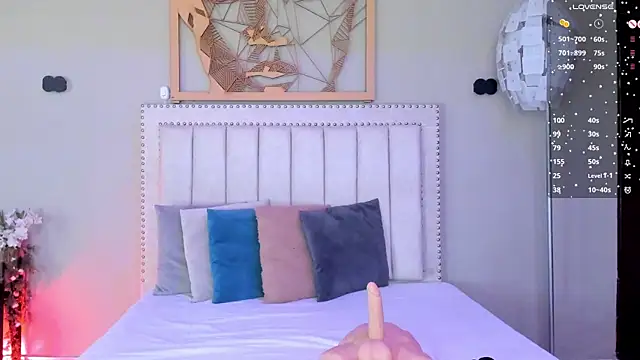 Paula Desousa online show from 04-06-26, 07:48