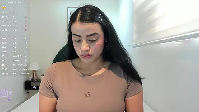 Snapshot of Paula_Desousa chatting on 05-30-26, 07:30 Paula Desousa online show from 05-30-26, 07:30