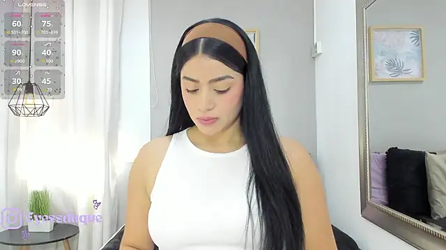 Paula Desousa online show from 02-12-26, 05:45