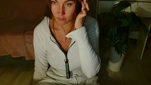 Imcarrieberry online show from 04-16-26, 03:13