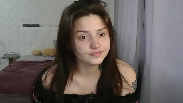 Snapshot of juliettkalen chatting on 05-13-26, 04:19 juliettkalen online show from 05-13-26, 04:19
