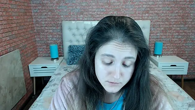 Holliy Cooper online show from 11-10-25, 08:19