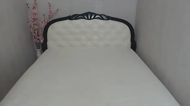 Holliy Cooper online show from 03-20-25, 06:52