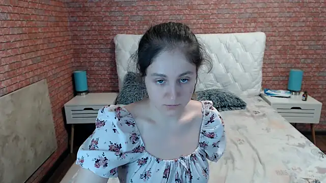 Holliy Cooper online show from 07-15-26, 08:43