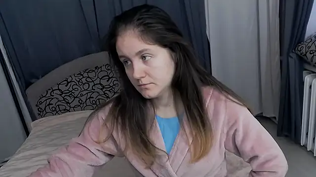 Holliy Cooper online show from 12-05-25, 10:36