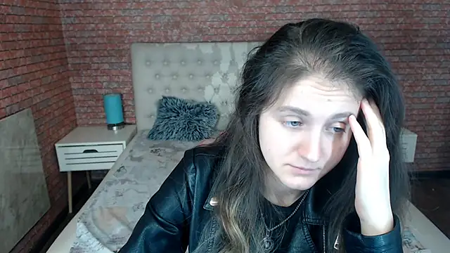 Holliy Cooper online show from 09-25-25, 07:47