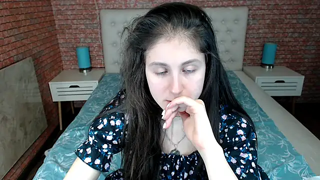 Holliy Cooper online show from 03-18-25, 10:50