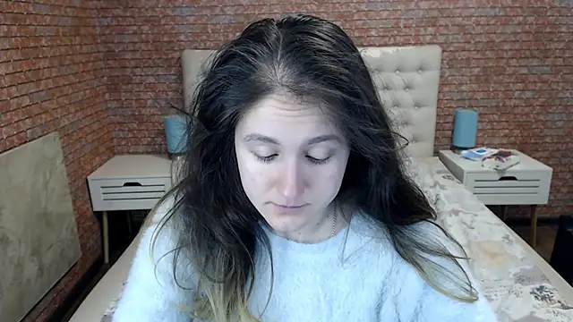 Holliy Cooper online show from 10-17-25, 08:17