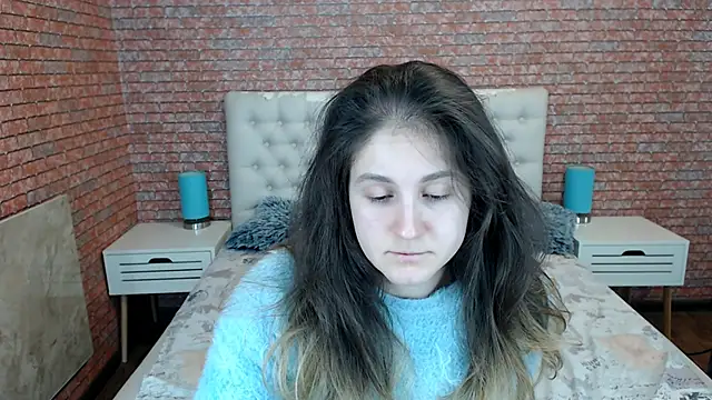 Holliy Cooper online show from 10-22-25, 06:35