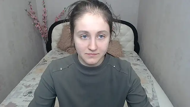 Holliy Cooper online show from 04-23-26, 08:10