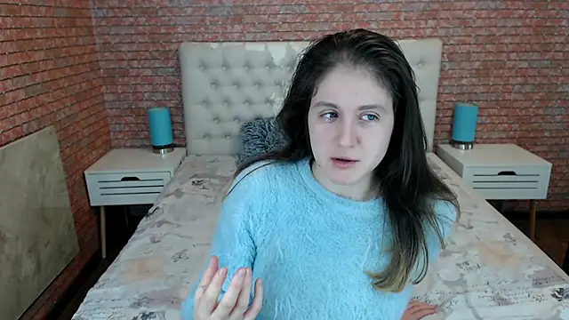 Holliy Cooper online show from 10-23-25, 08:13