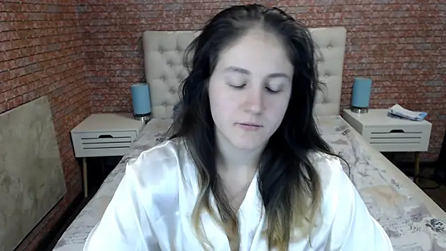 Holliy Cooper online show from 10-09-25, 08:59