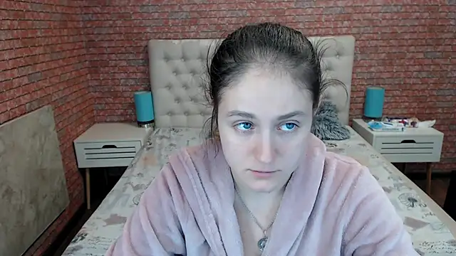 Holliy Cooper online show from 10-15-25, 07:38