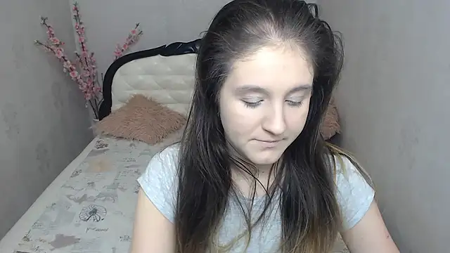 Holliy Cooper online show from 02-12-26, 08:25