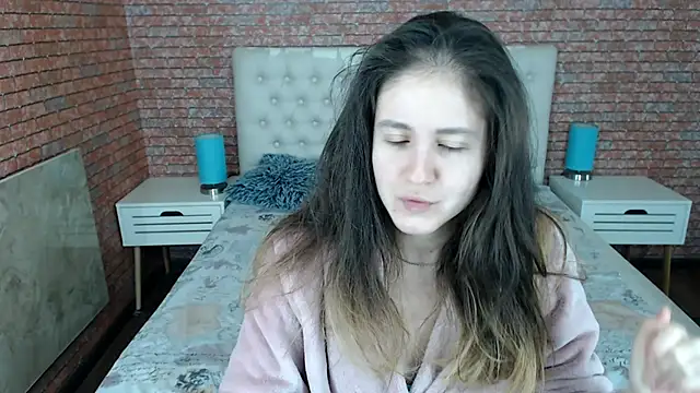 Holliy Cooper online show from 11-13-25, 08:18