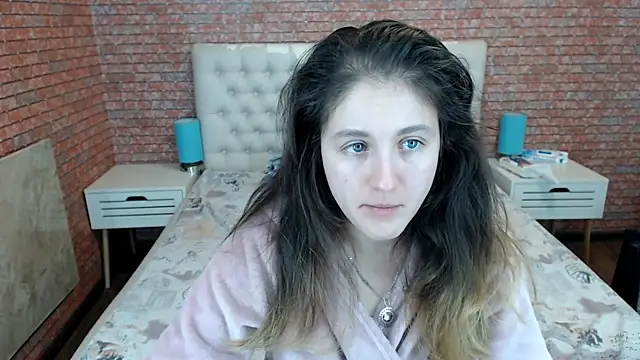 Holliy Cooper online show from 10-18-25, 08:05