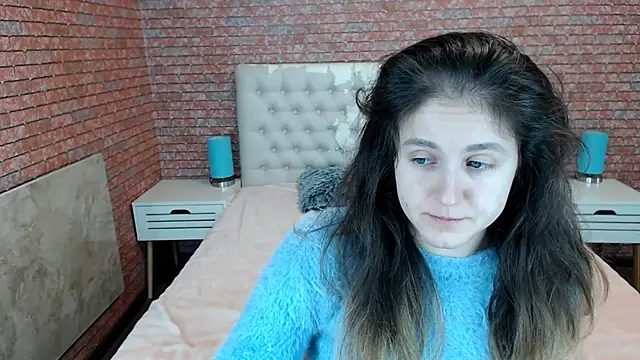 Holliy Cooper online show from 12-03-25, 09:20