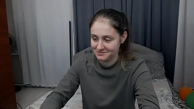 Holliy Cooper online show from 03-31-26, 09:00