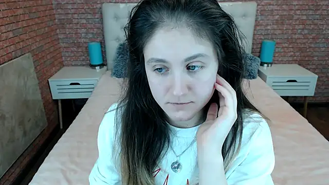 Holliy Cooper online show from 11-18-25, 10:07