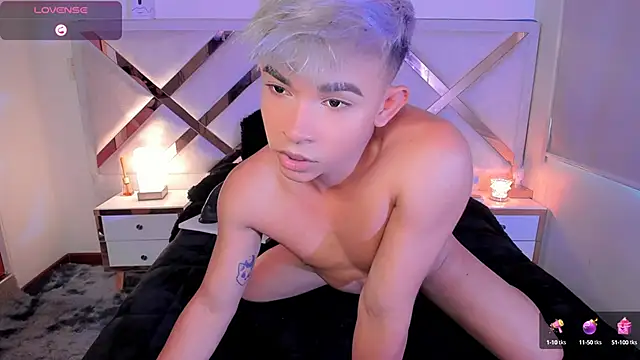 Snapshot of Austin_connor_ chatting on 01-19-25, 03:32 Austin connor  online show from 01-19-25, 03:32