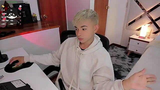Snapshot of Austin_connor_ chatting on 12-18-24, 10:13 Austin connor  online show from 12-18-24, 10:13