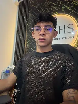 Austin connor  online show from 06-18-26, 05:50