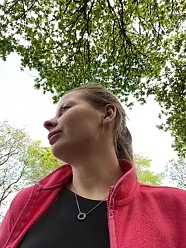 Snapshot of Katty-UA chatting on 05-10-26, 03:03 Katty-UA online show from 05-10-26, 03:03