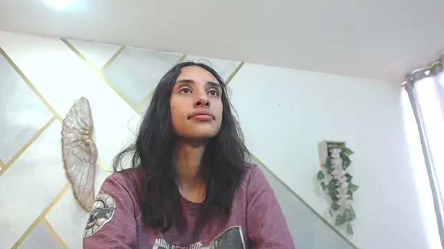 Snapshot of RoxanaCyrano_ chatting on 02-17-25, 06:28 RoxanaCyrano online show from 02-17-25, 06:28